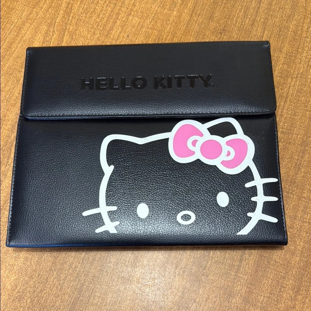 Hello Kitty iPad 2/3 Case W- Bluetooth keyboard